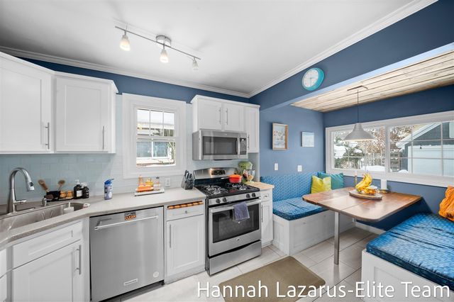 2104 College Avenue, Grand Rapids, MI 49507