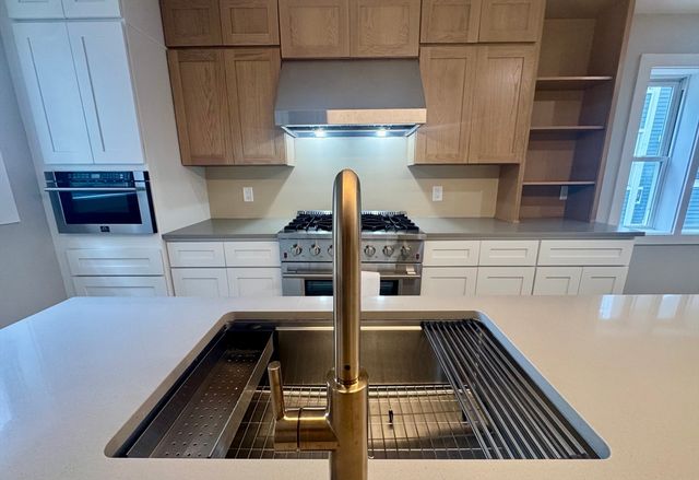 122 West Seventh St E, Boston, MA 02127