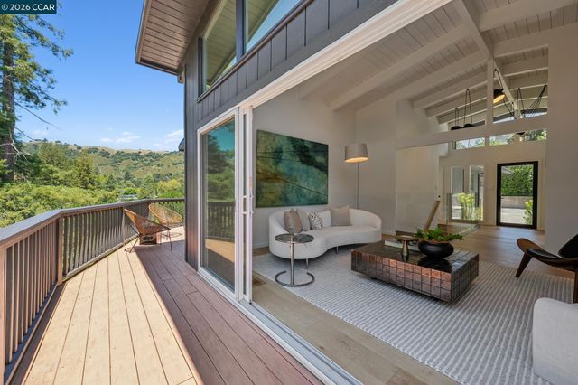 1119 Oak Hill Rd, Lafayette, CA 94549