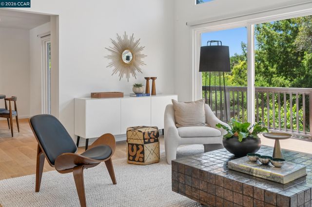 1119 Oak Hill Rd, Lafayette, CA 94549