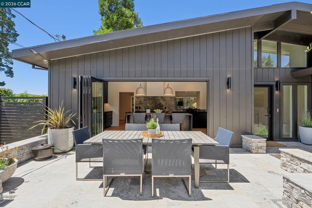 1119 Oak Hill Rd, Lafayette, CA 94549