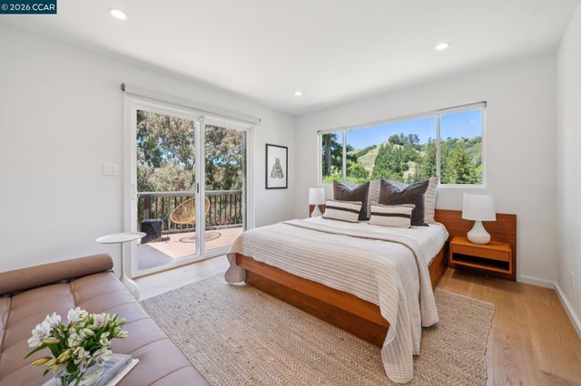 1119 Oak Hill Rd, Lafayette, CA 94549