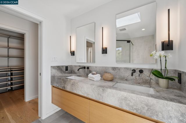 1119 Oak Hill Rd, Lafayette, CA 94549