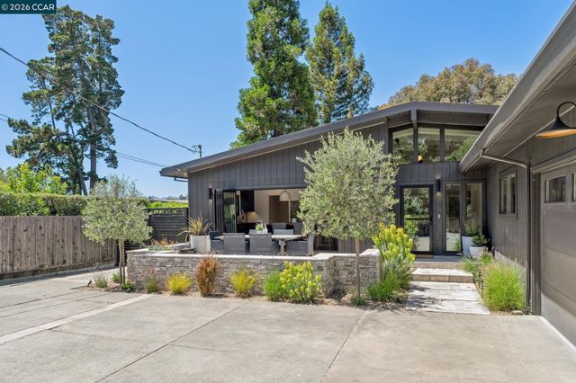 1119 Oak Hill Rd, Lafayette, CA 94549