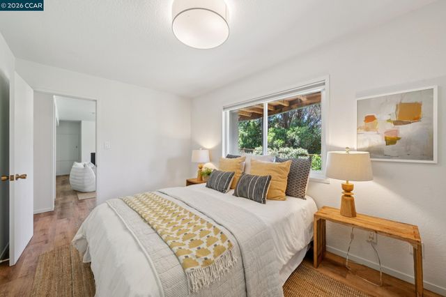 1119 Oak Hill Rd, Lafayette, CA 94549