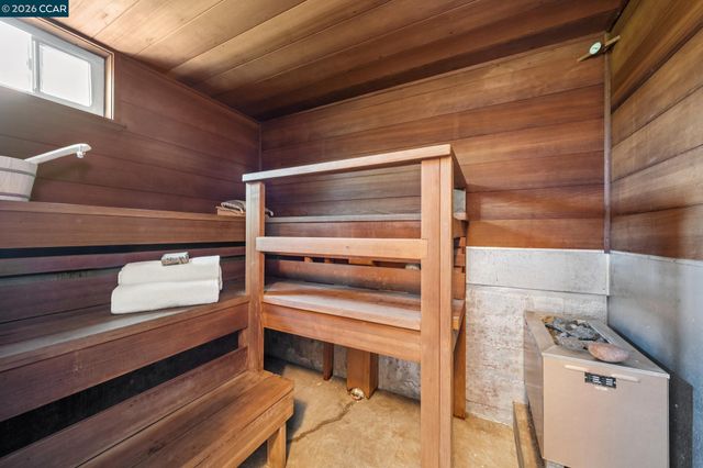 1119 Oak Hill Rd, Lafayette, CA 94549