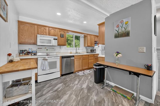 1820 Guenther Avenue, Lansing, MI 48917