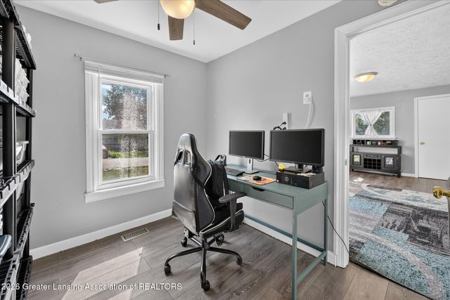 1820 Guenther Avenue, Lansing, MI 48917