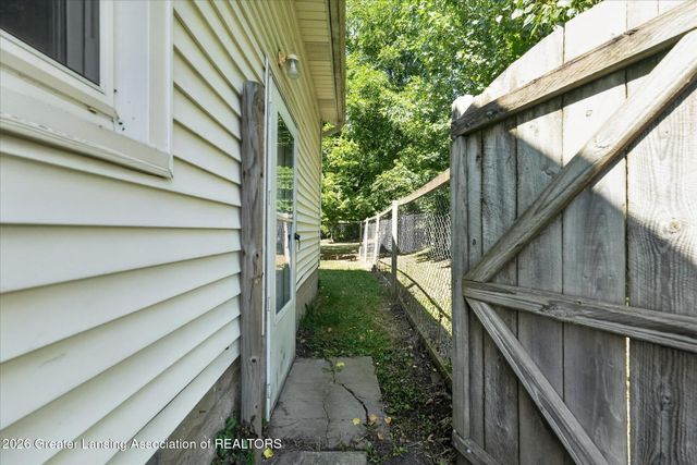 1820 Guenther Avenue, Lansing, MI 48917