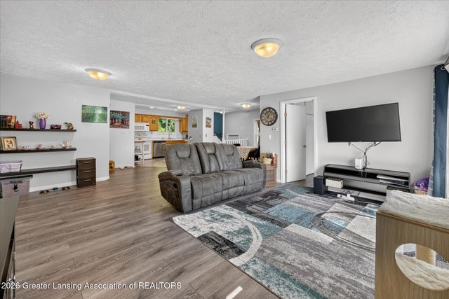1820 Guenther Avenue, Lansing, MI 48917
