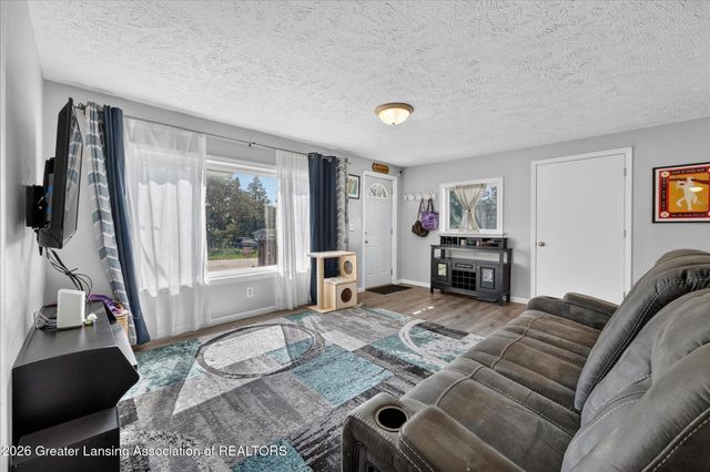 1820 Guenther Avenue, Lansing, MI 48917