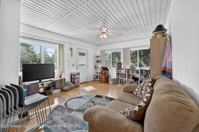 1820 Guenther Avenue, Lansing, MI 48917