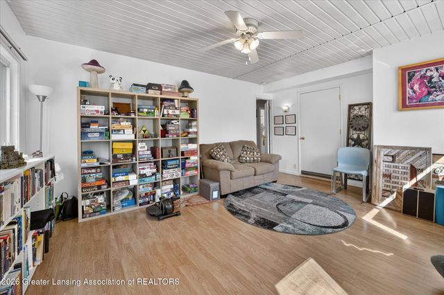 1820 Guenther Avenue, Lansing, MI 48917