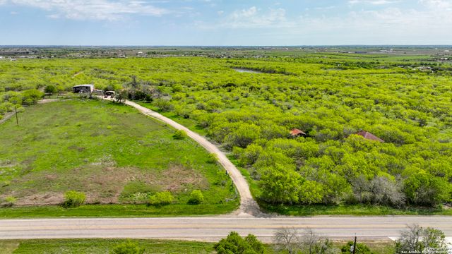 2675 FM 465, Seguin, TX 78155