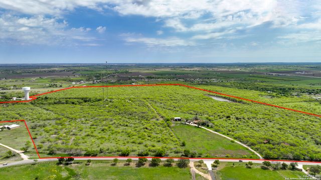 2675 FM 465, Seguin, TX 78155