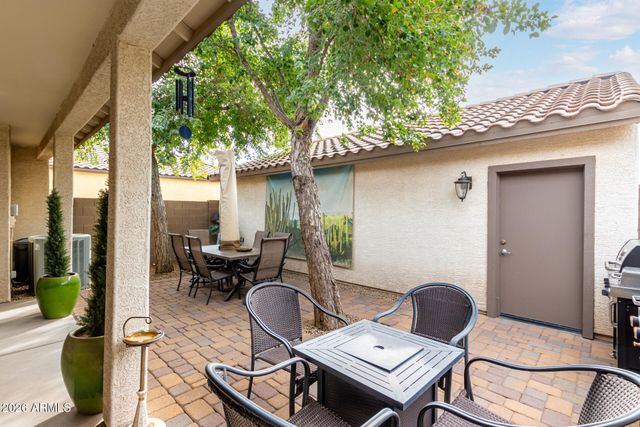 8979 W NICOLET Avenue, Glendale, AZ 85305