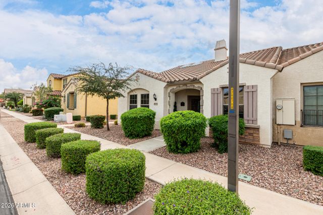 8979 W NICOLET Avenue, Glendale, AZ 85305