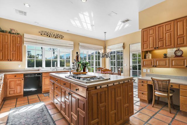 77175 Avenida Arteaga, La Quinta, CA 92253