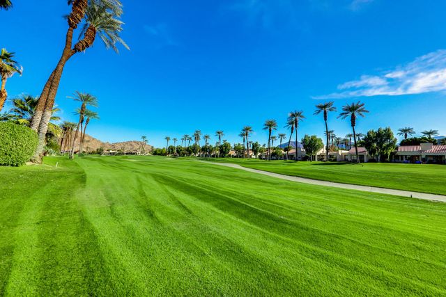 77175 Avenida Arteaga, La Quinta, CA 92253