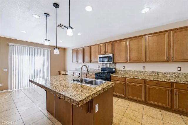 1833 English Oak Way, Perris, CA 92571