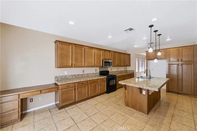 1833 English Oak Way, Perris, CA 92571