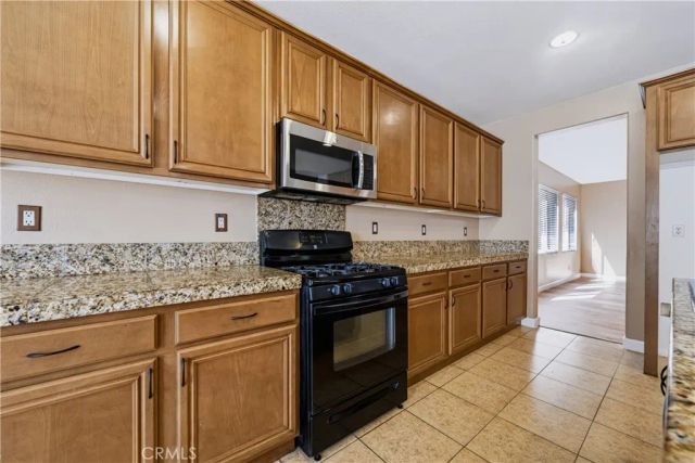 1833 English Oak Way, Perris, CA 92571