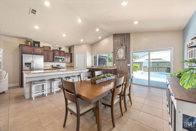 9418 Laurelwood Court, Shafter, CA 93263