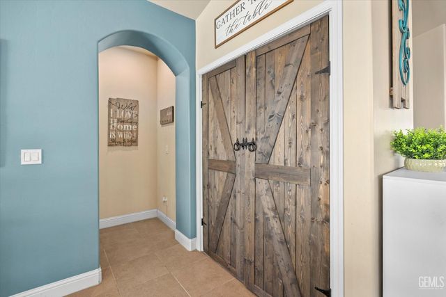 9418 Laurelwood Court, Shafter, CA 93263