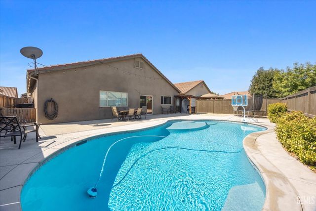 9418 Laurelwood Court, Shafter, CA 93263