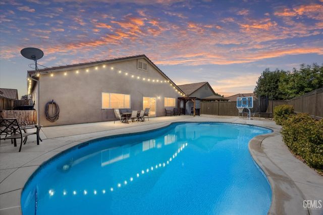 9418 Laurelwood Court, Shafter, CA 93263