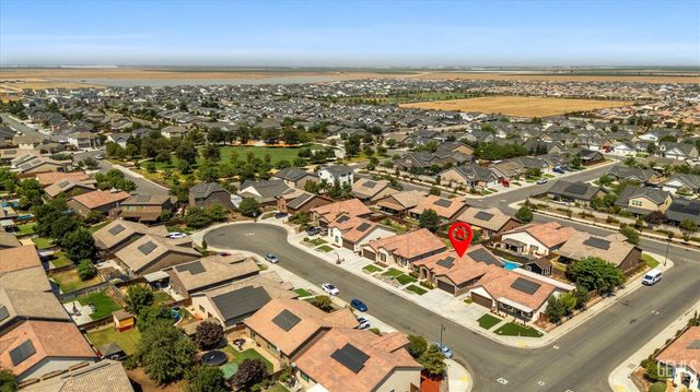 9418 Laurelwood Court, Shafter, CA 93263