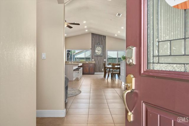 9418 Laurelwood Court, Shafter, CA 93263