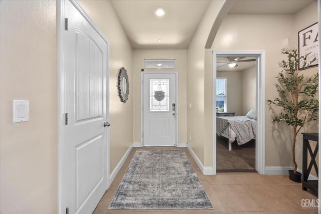 9418 Laurelwood Court, Shafter, CA 93263