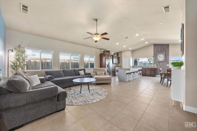 9418 Laurelwood Court, Shafter, CA 93263