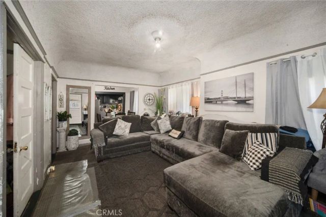 3016 Inez, Los Angeles, CA 90023