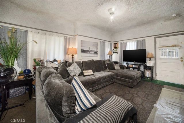 3016 Inez, Los Angeles, CA 90023