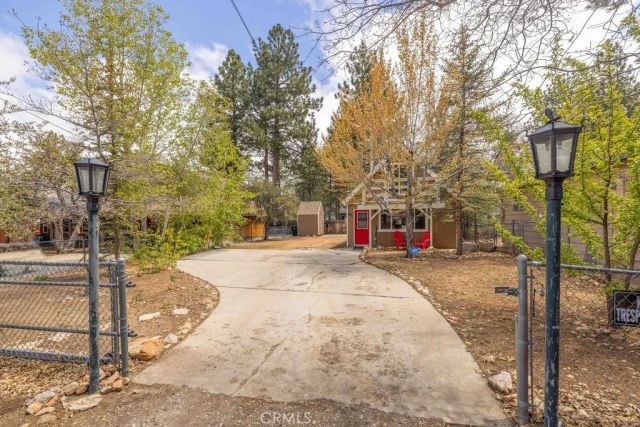 525 Kern, Sugarloaf, CA 92386