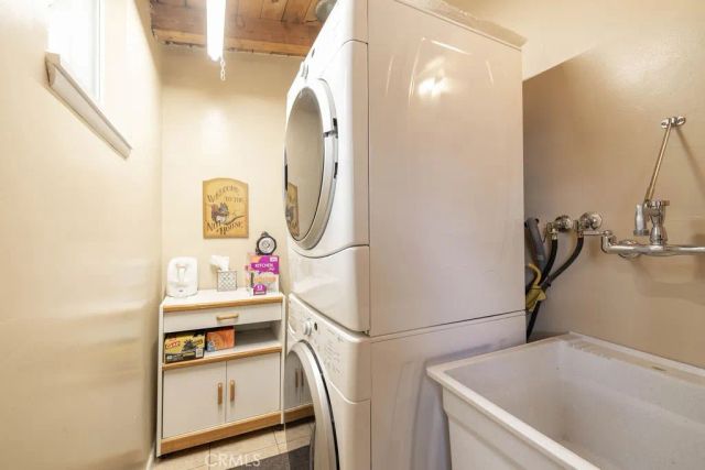 525 Kern, Sugarloaf, CA 92386