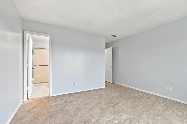 4 Vista Gardens Trail Unit 207, Vero Beach, FL 32962