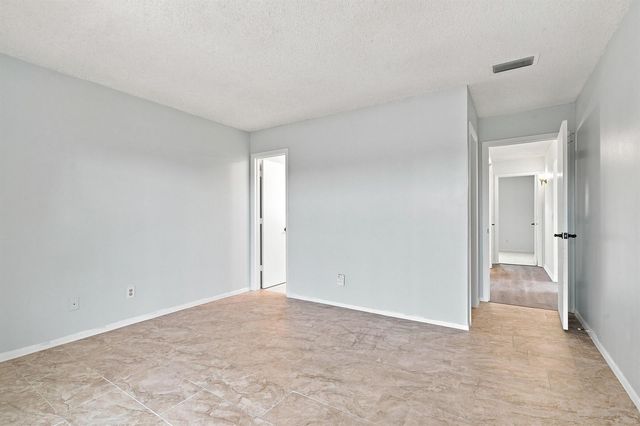 4 Vista Gardens Trail Unit 207, Vero Beach, FL 32962