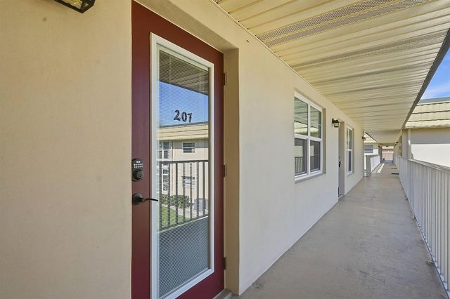 4 Vista Gardens Trail Unit 207, Vero Beach, FL 32962