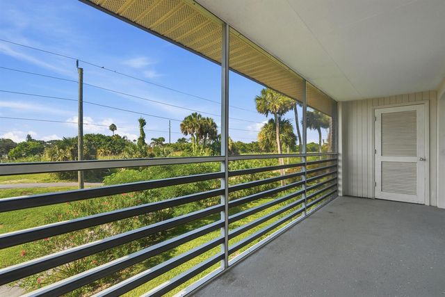 4 Vista Gardens Trail Unit 207, Vero Beach, FL 32962