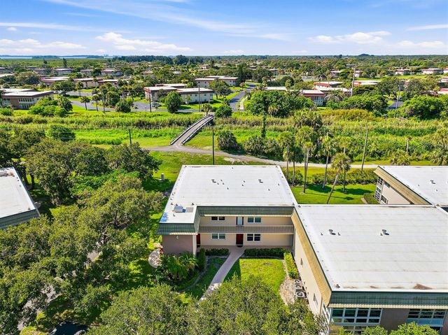 4 Vista Gardens Trail Unit 207, Vero Beach, FL 32962