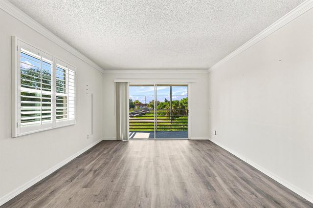 4 Vista Gardens Trail Unit 207, Vero Beach, FL 32962