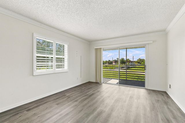 4 Vista Gardens Trail Unit 207, Vero Beach, FL 32962