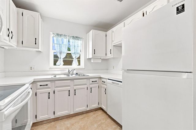 4 Vista Gardens Trail Unit 207, Vero Beach, FL 32962