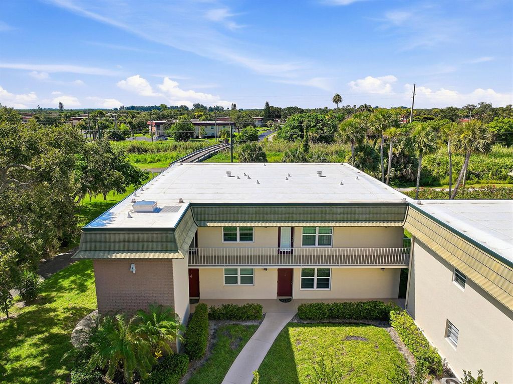 4 Vista Gardens Trail Unit 207, Vero Beach, FL 32962