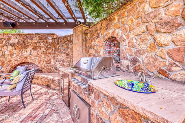 6309 VIA SERENA Drive, El Paso, TX 79912