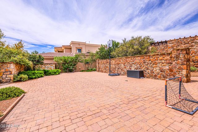 6309 VIA SERENA Drive, El Paso, TX 79912