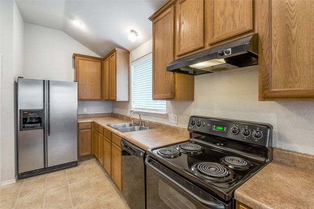 1313 Illinois Avenue, Lancaster, TX 75134